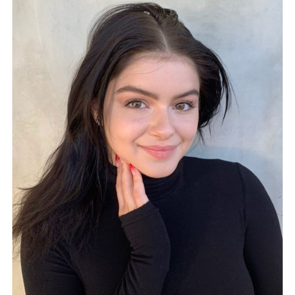 Ariel-Winter-Tabitha-Duenas-Black-Strawberry-1