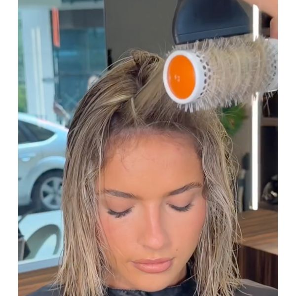 Old money bright blonde 90s bob hair trend tutorial how to color formulas