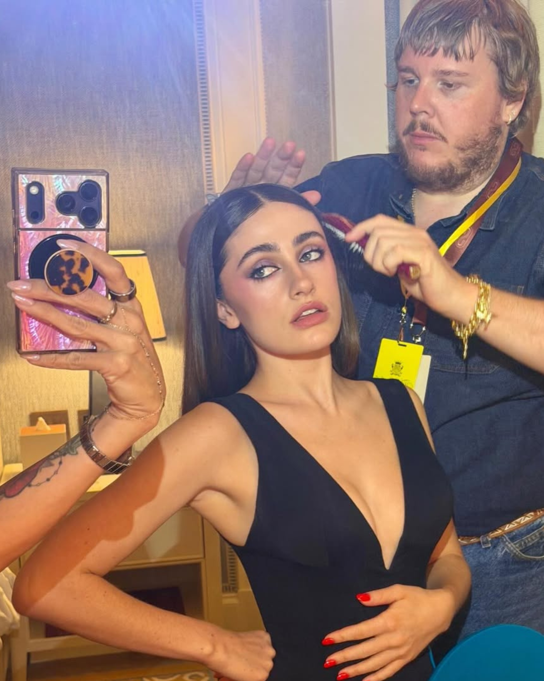 rachel sennott 2026 met gala getting her hair brushed Photo Credit Instagram via @samiknighthair